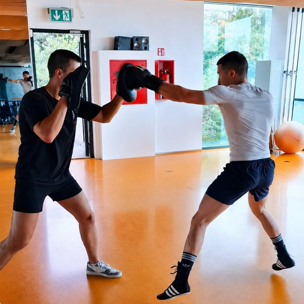 Individualni boksački trening u Opatiji – rad na fokuserima uz stručnog fitness trenera Petra Vrečka.